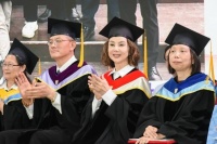 谢玲玲荣升博士, 5子女齐见证, 豪门阔太离婚后生活无忧