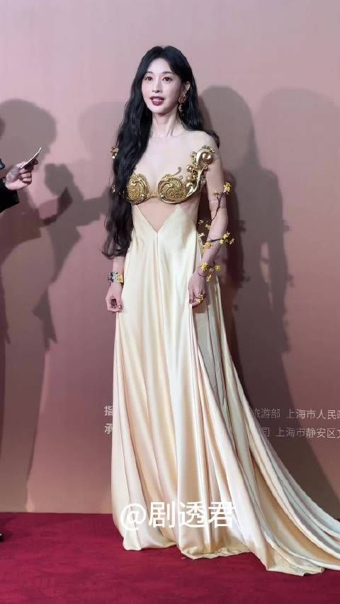张俪性感亮相不得不说姐姐太美了吧啊啊啊!