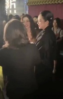 钟楚曦好想看酱园弄，问章子怡站票还有吗