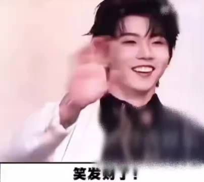 马嘉祺《歌手》表现突破自我，真实抽象风格获赞