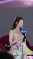 迪丽热巴2024「红星美凯龙」活动直拍，期待6月红星美凯龙迪丽热巴活动造型