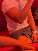 唱个k他们就动手动脚！