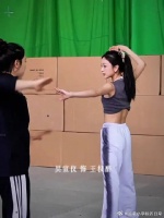 就这个吴宣仪「打戏」阿醉爽！