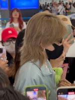 今日份长沙机场出发，金发墨镜运动装A爆了，姐姐好！