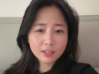 吴彦祖主动提出帮拍照引网友讨论