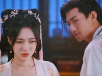 演员红衣醉蒙眼吻戏引热议