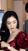 杨幂：好身材终于藏不住了