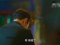 黑老大含泪扇了龙虎两大打手几巴掌