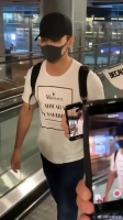 李晨，现身机场，心情很低落哦