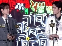 即使承受巨大压力，依然竭尽全力去爱你