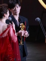 蓝羽官宣易烊千玺新电影