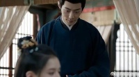 藏海为平息谣言携带礼品向香老板赔礼道歉！