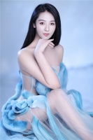 灵气满格！新生代实力小花边熙姩出演网剧《芳华里》期待拉满