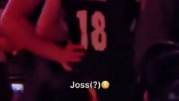 jwr啊 根本就拽不住他的小猫 啊好喜欢这股子暧昧！