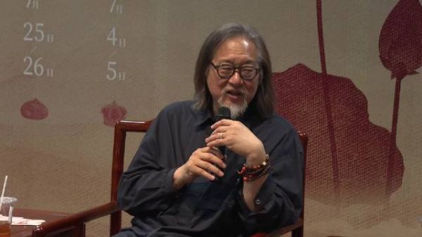 《镜花水月》聚焦复仇与人性,融入魔幻现实主义,探讨角色的生活路径选择