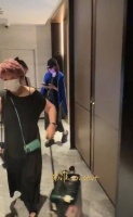wuli祖儿看到地上有垃圾，立刻弯腰捡起来 ，真的是很好很好的人