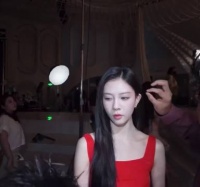 嗯 我的人生态度belike： who cares about 男性