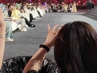 易烊千玺小小的我 感受鸟姐们的尖叫！礐嶨演唱会快来吧！