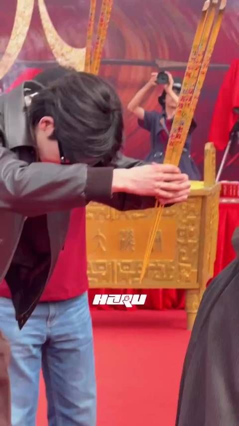 张凌赫首演民国男主新剧造型曝光