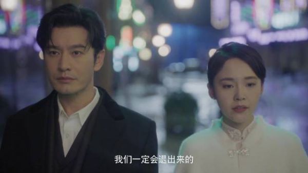 梁朔@黄晓明 谢念慈@张佳宁 合照终于解锁！前行脚步的同频，即是心底的答案