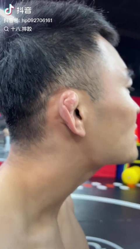 妹妹子一招虚晃足够让所有男生打冷颤