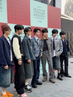 时代少年团全员亮相LV非凡之旅活动