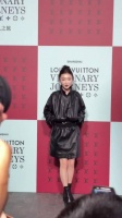 周冬雨亮相LV活动