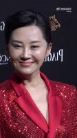 许晴出席活动，觉得她变了，但是又说不出来哪里