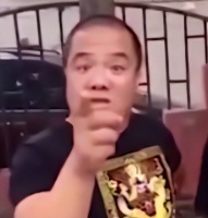 51岁演员脑溢血猝死！日更短视频逼死人，相声行规崩了谁之过？