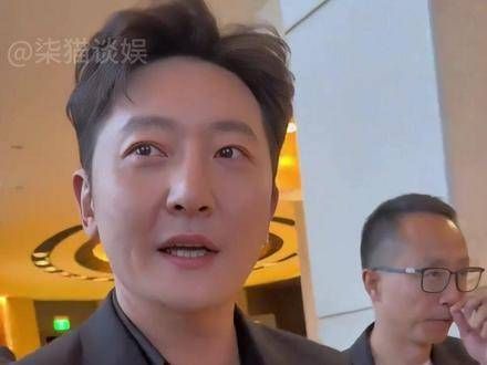 郭京飞同班同学境遇迥异,宋佳万茜走红冰姐低调