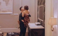 揭秘横店高难度“亲嘴戏”：女演员被亲到嘴肿，挣扎到四肢无力！