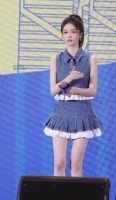 白鹿模仿张元英转圈舞蹈引热议