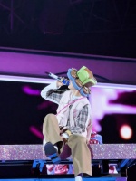 这辈子都不会忘记尖叫着和你一起抬头看烟花的场景