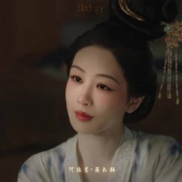 只是擦个药罢了，我怎么脸红了～@杨紫