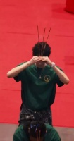 田栩宁烧香烧到前面人脖子网友：沉浸式烧香ing