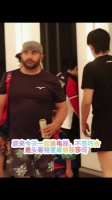 王楚钦特意等待孙颖莎同乘电梯