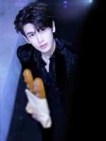 谁能受得了此男这个眼神