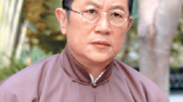 前TVB艺人罗浩楷患帕金森症十余年,靠轮椅代步