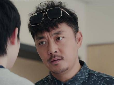 关键时刻，还是亲爹亲妈最给力！欢乐家长群 欢乐家长群虎爸护儿好提气