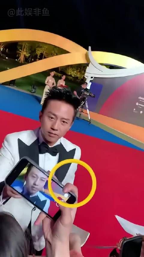 刘亦菲胡歌同框引热议,邓超表情包再出圈