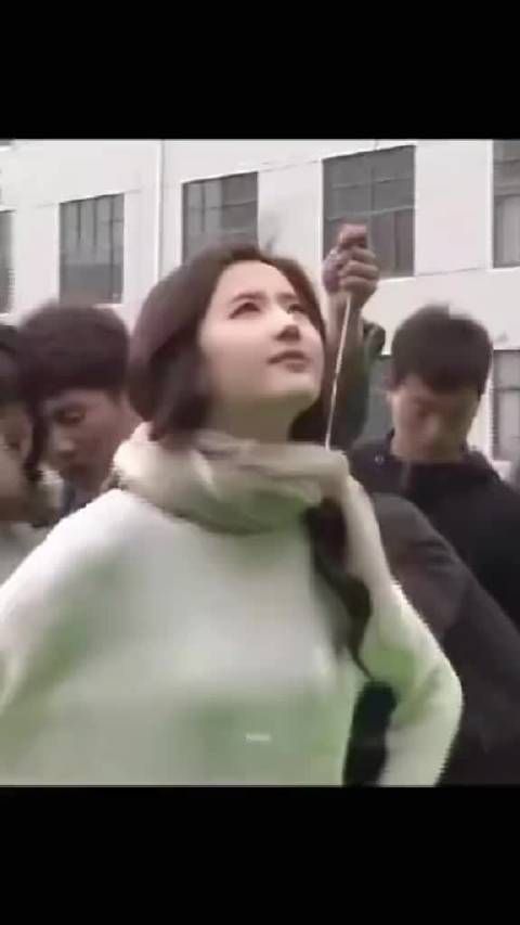 刘亦菲小邢露时期路透曝光,清冷破碎感引热议