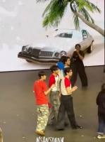 好可爱大狗狗小fir，生病了变成黏人精了呀