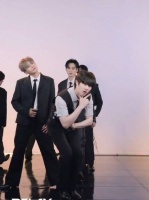 谁敢信金希澈42了