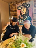 周杰伦晒与权志龙合影，网友：能不能合作一曲？