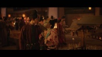 杨紫李现东庆日逛集会，面具约会糖人合影