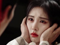 潘樾发现上官芷判若两人，两人关系升温