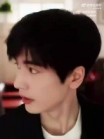 张凌赫演绎少年暗恋，蒋峤西偷看林其乐啦啦操表演
