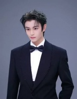 丁禹兮的团播扫腿舞，顶流为何如此