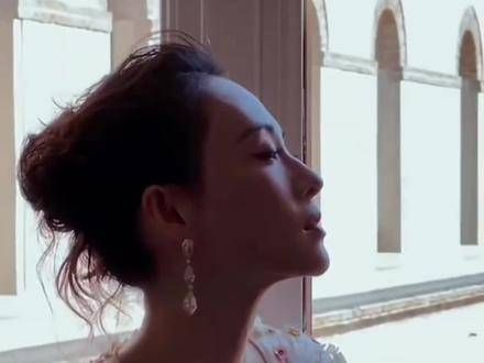 她和巩俐究竟谁更胜一筹,堪称电影脸?优雅气质