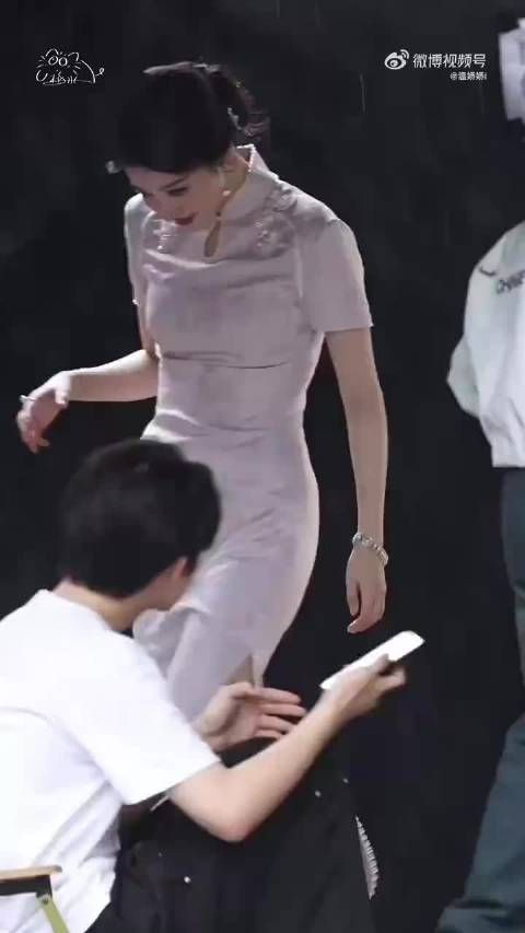 王楚然脸和身材都美得不可方物无懈可击了
